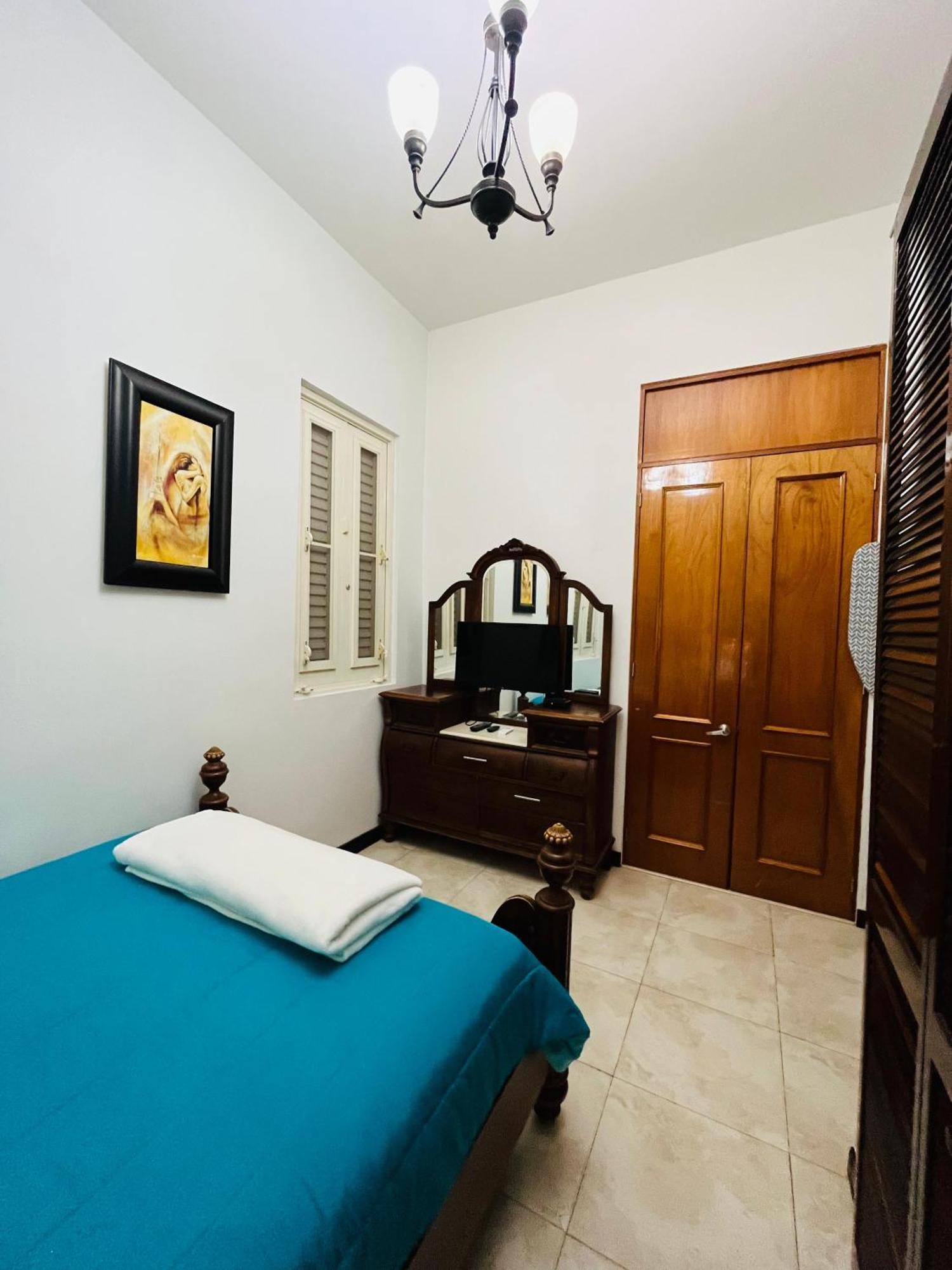 Hotel Libertad Lares Екстериор снимка