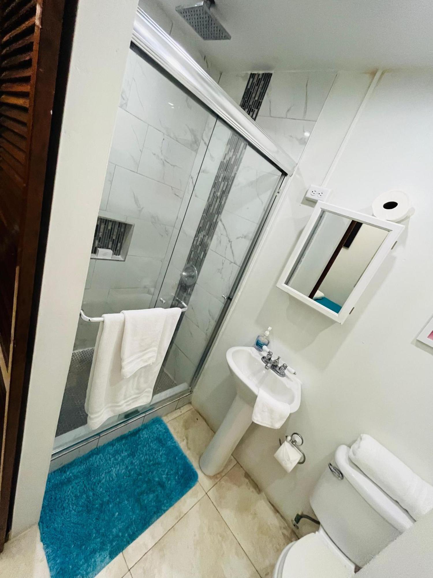 Hotel Libertad Lares Екстериор снимка