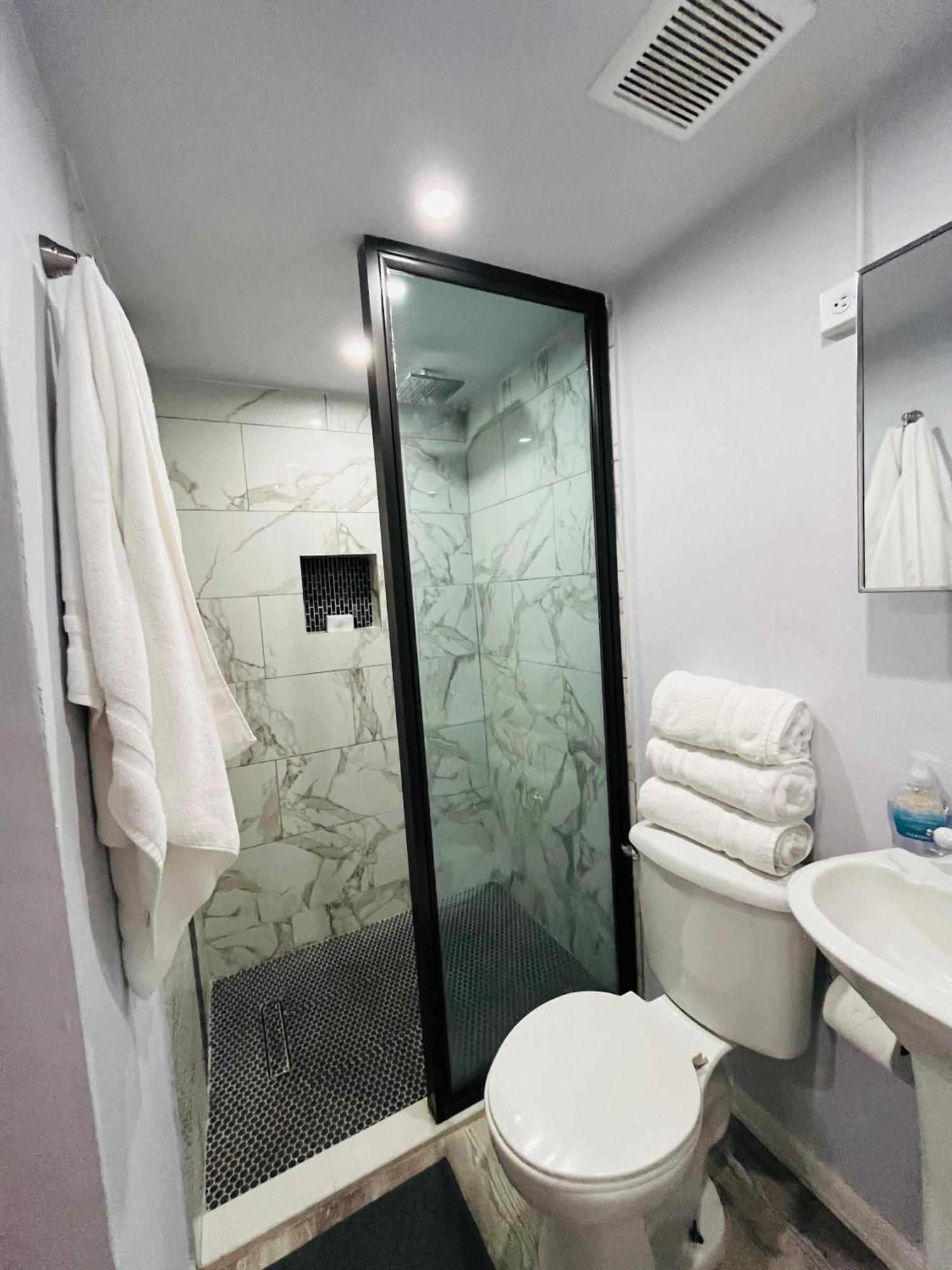 Hotel Libertad Lares Екстериор снимка